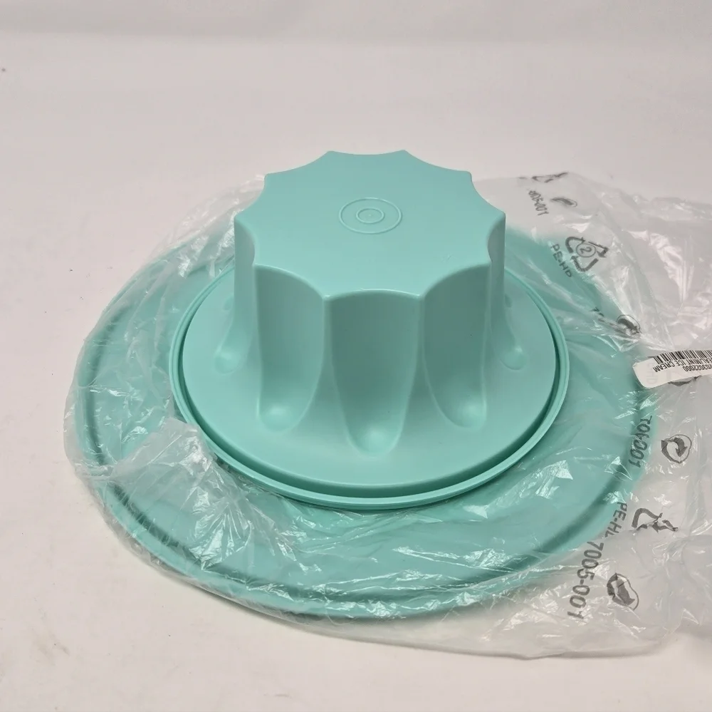 VINTAGE TUPPERWARE JELLO MOLD JEL-RING BUNDLE NOS & PRE-OWNED BLUE & MINT GREEN